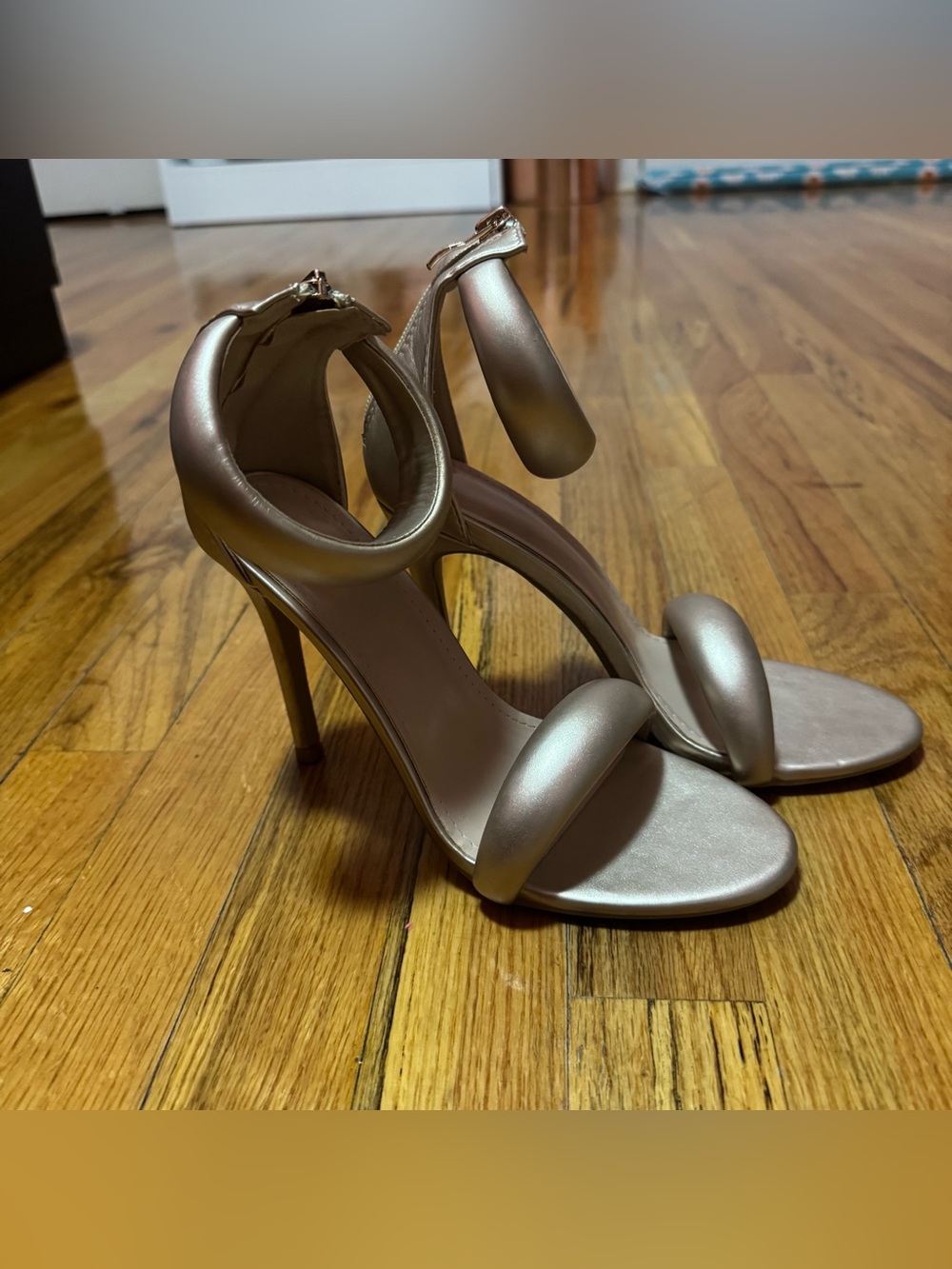 Champagne Gold Heels Size 38 - Picture 2 of 5
